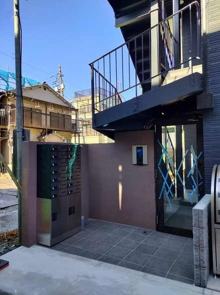 グランリバー北千住のエントランス