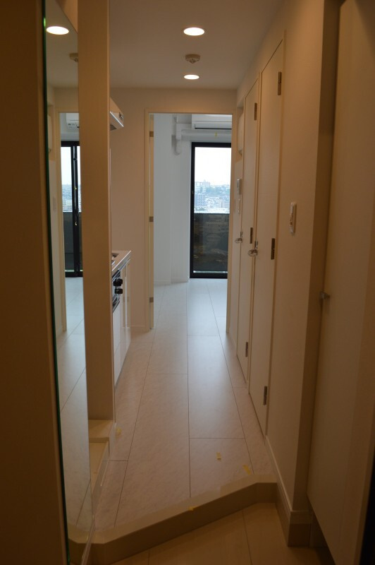 横浜市西区浜松町の賃貸マンションの玄関|シューズボックスございます♪