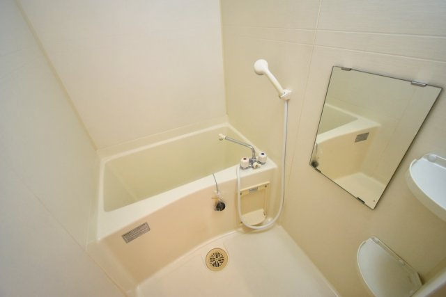 カルム六番町の浴室