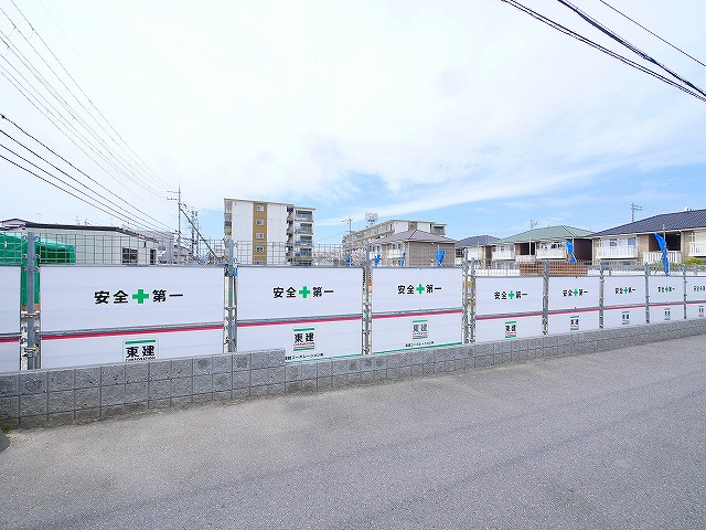 南京終7丁目アパート新築工事の玄関