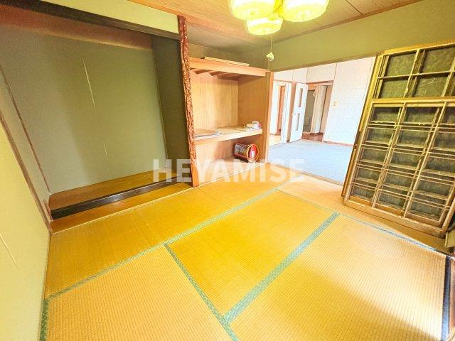 西諫早ハイツE棟の和室