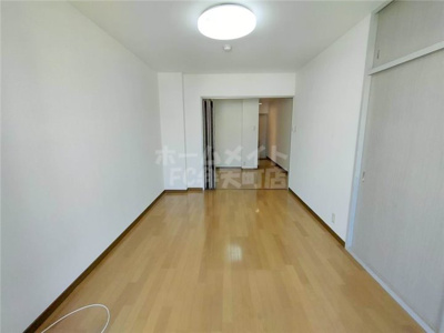 【寝室】 | メガドームウエスト | 寝室にぴったりのお部屋です
