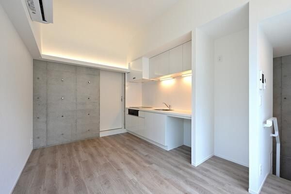 ＰＲＡＴＩＱＵＥ　ＫＡＧＵＲＡＺＡＫＡ　ｗｅｓｔの居間・リビング