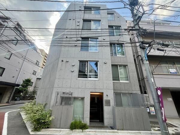 ＰＲＡＴＩＱＵＥ　ＫＡＧＵＲＡＺＡＫＡ　ｗｅｓｔの外観