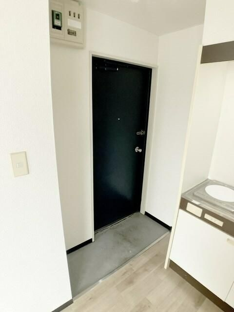 パレスフィールド市川南の玄関