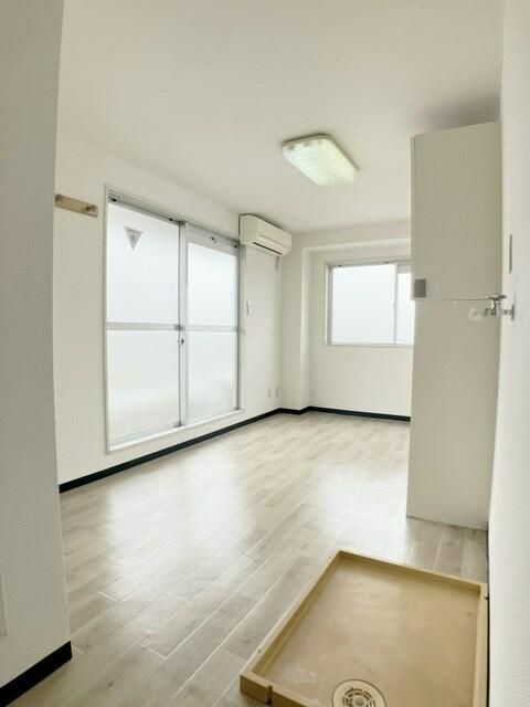 パレスフィールド市川南の洋室