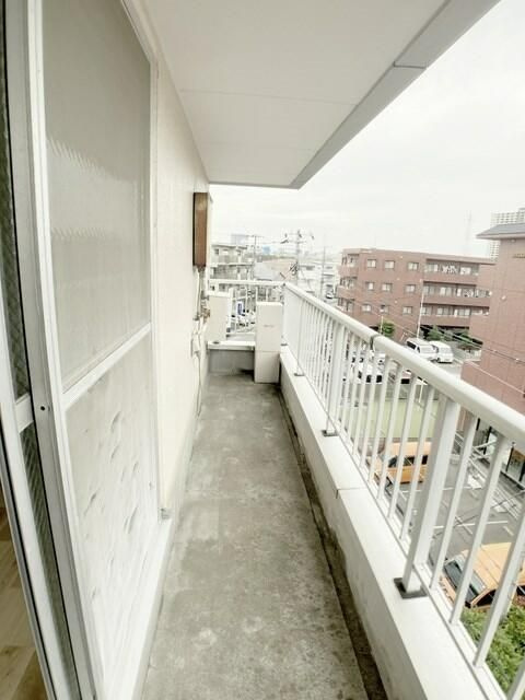パレスフィールド市川南のバルコニー