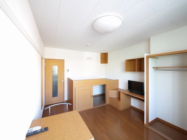 レオパレスナップ　シャンブルの居間・リビング|居間です