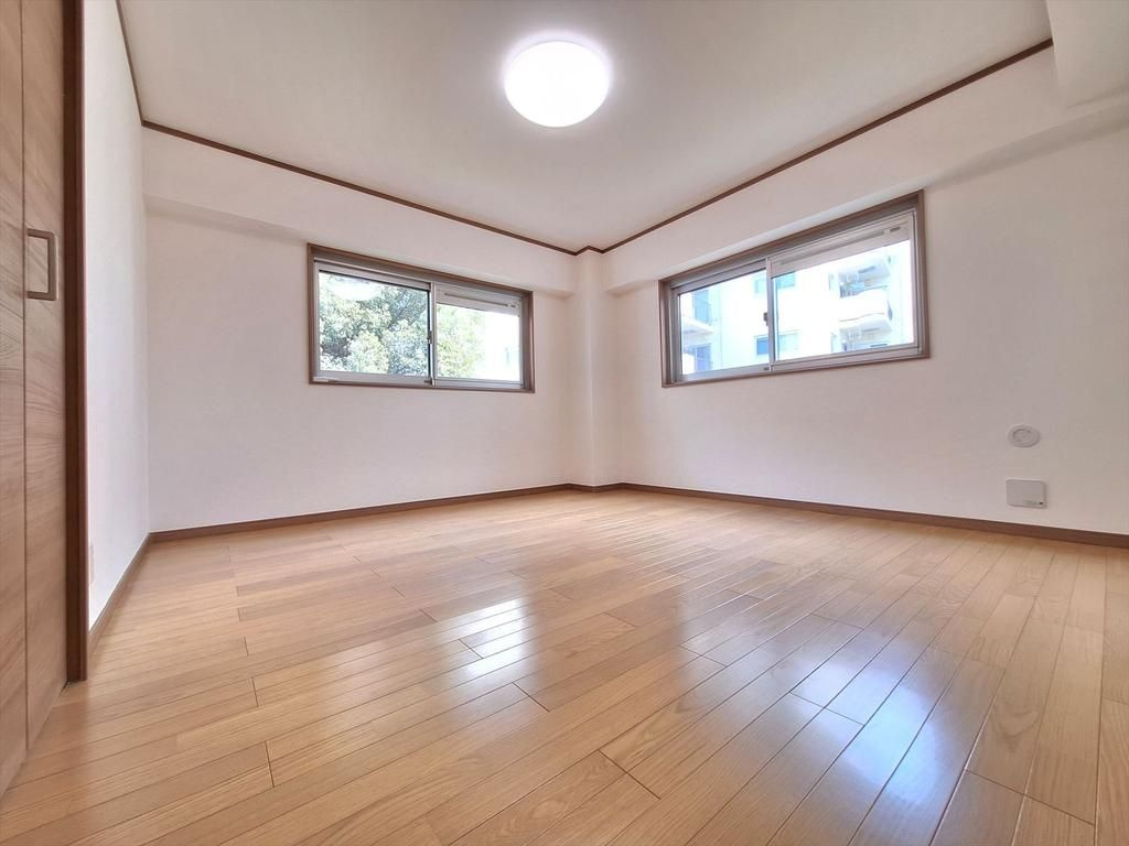 武蔵野グリーンタウンＤ棟の洋室