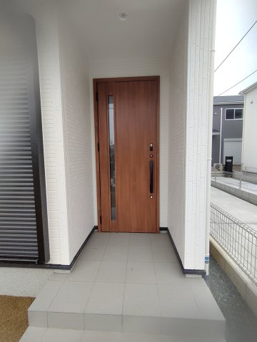リナ―ジュL豊川御津町広石の玄関
