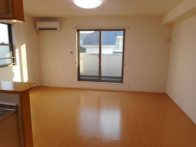 エトワール三鷹の居間・リビング