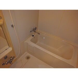 ＬＥＯ拾八番館の浴室