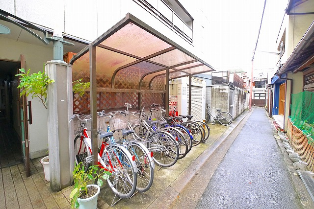 コート・デュ・ローズのその他共用部分|ゆったりとした駐輪スペース