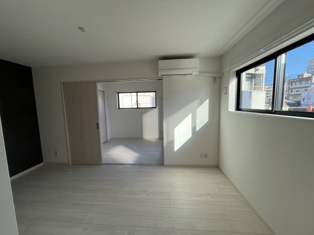 メゾンクレール南福岡駅前の居間・リビング