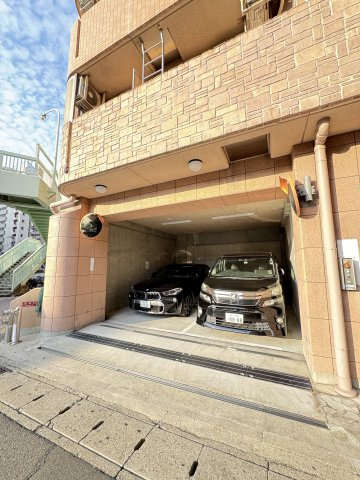 エステムコート神戸・三宮山手センティールの駐車場