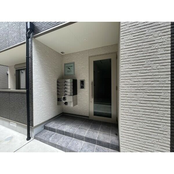 エステイトE池田1のエントランス