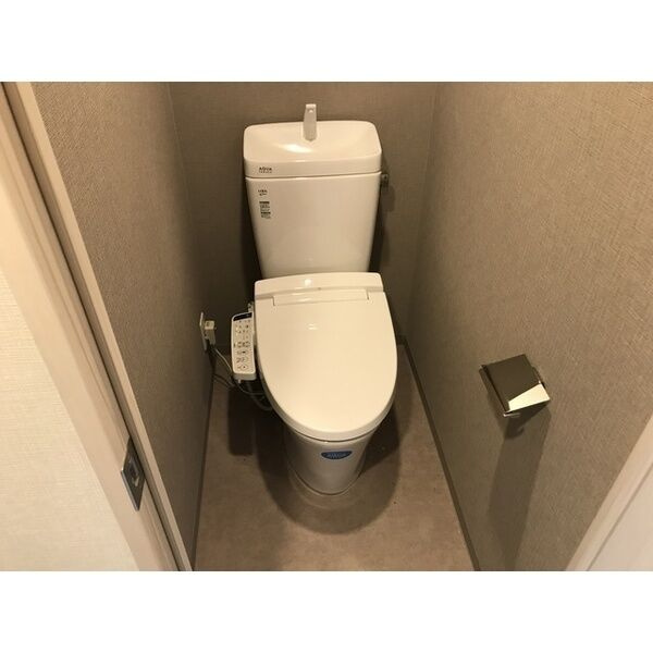 コンフォリア江坂広芝町のトイレ