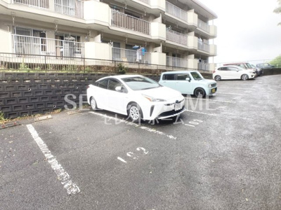 【駐車場】 | マンション本間 | 駐車場に車を止められます