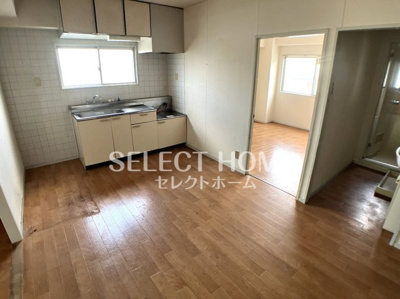 【居間・リビング】 | マンション本間 | こちらの居間で趣味の時間をお楽しみください