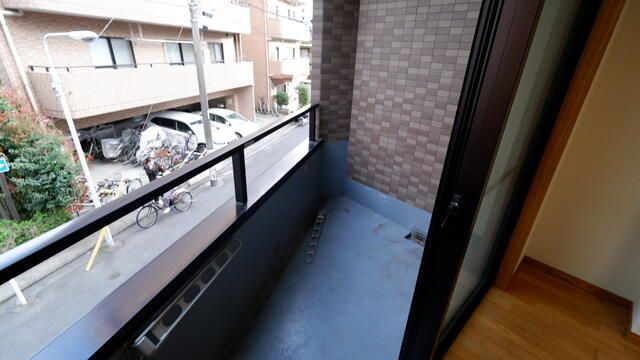 テルノ浅草のバルコニー