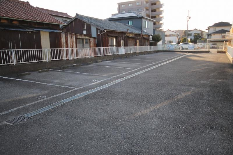 フレグランス多屋の駐車場