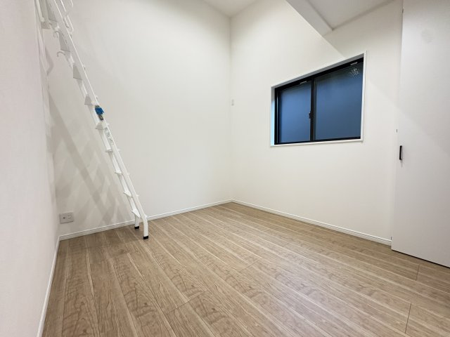 神戸市北区泉台5丁目　新築戸建2号地の洋室