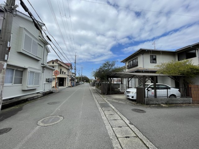 岩出市中島・中古戸建・54769の前面道路含む現地写真
