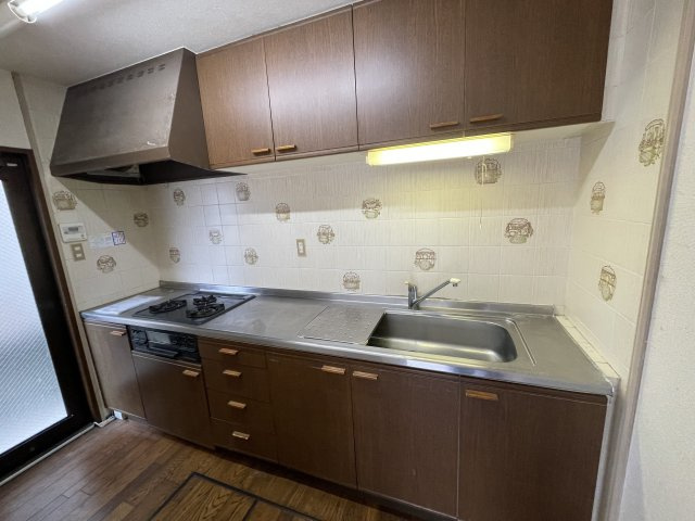 岩出市中島・中古戸建・54769のキッチン