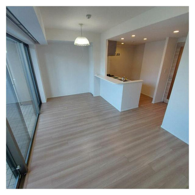 【居間・リビング】 | リビオ新宿ザ・レジデンス | 12.9帖のきれいなLDK。