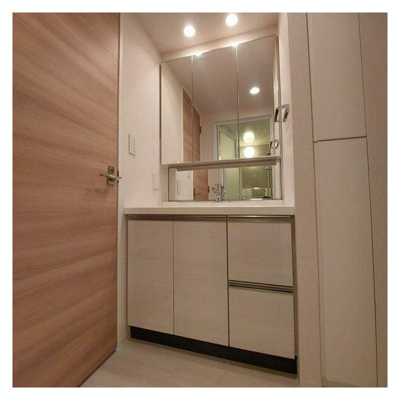 【独立洗面台】 | リビオ新宿ザ・レジデンス | 嬉しい独立洗面台付き。