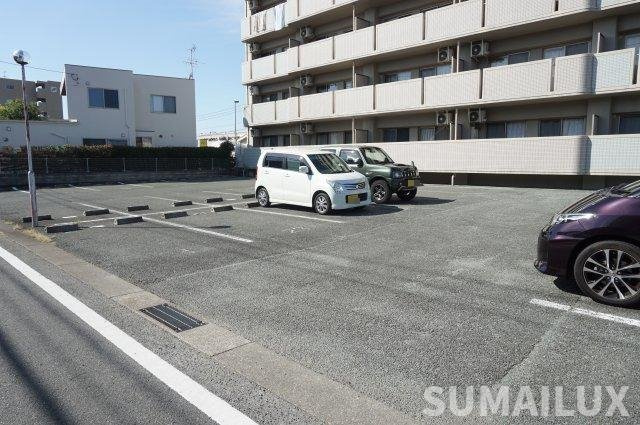 オンブラージュ光の森の駐車場