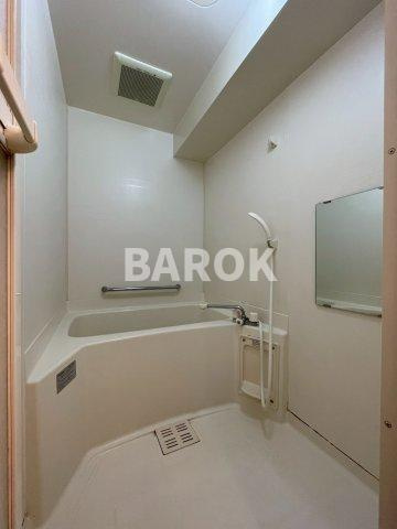 グリチーネの浴室