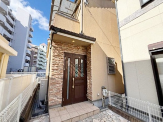 【玄関】 | 尼崎市御園１丁目　中古戸建 | 全居室6帖以上・収納付のゆとりの4LDK