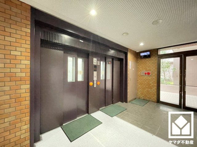 ベルヴェデールイトーピア武庫川のその他共用部分|集合ポストが備わっています。ダイヤル錠付きなので安心です。防犯カメラも設置されておりセキュリティに配慮されています。