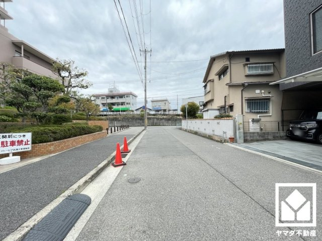 ベルヴェデールイトーピア武庫川の周辺|「セブンイレブン西宮小松町2丁目店」まで徒歩9分、「生鮮&業務スーパーボトルワールドOK西宮鳴尾店」まで徒歩11分など、お買い物施設が徒歩圏内に複数あり便利な住環境です。