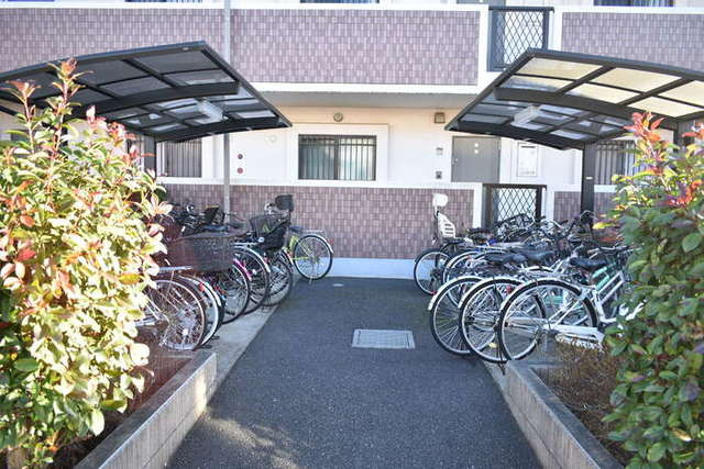 パストラルピアのその他共用部分|敷地内駐輪場。