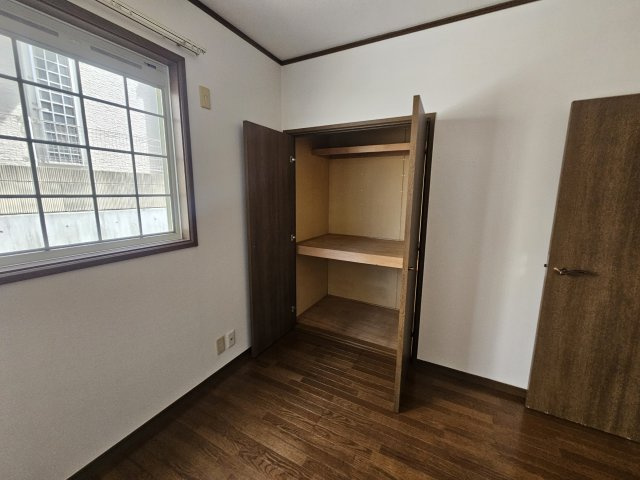 K・クレーネーの収納