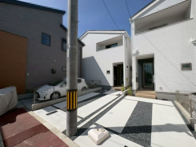長岡京市神足掛越の前面道路含む現地写真|敷地が奥まっているため、通行人や通行車が気になりにくいです！