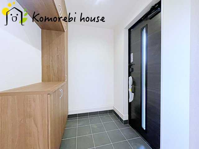 さいたま市見沼区東宮下　新築一戸建て　リーブルガーデン　01の玄関|シンプルで使いやすい玄関です