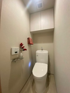 【トイレ】 | ブリリアンクラス高円寺 | ※モデルルーム
温水洗浄便座。