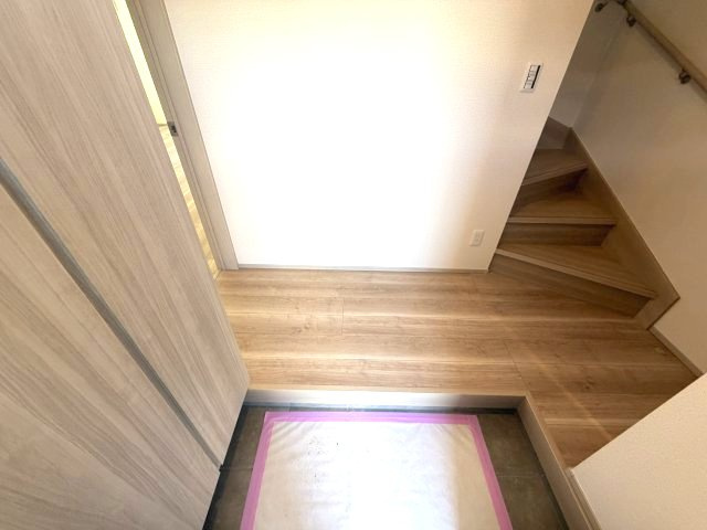 グランソフィア南辻の玄関|収納もある玄関です