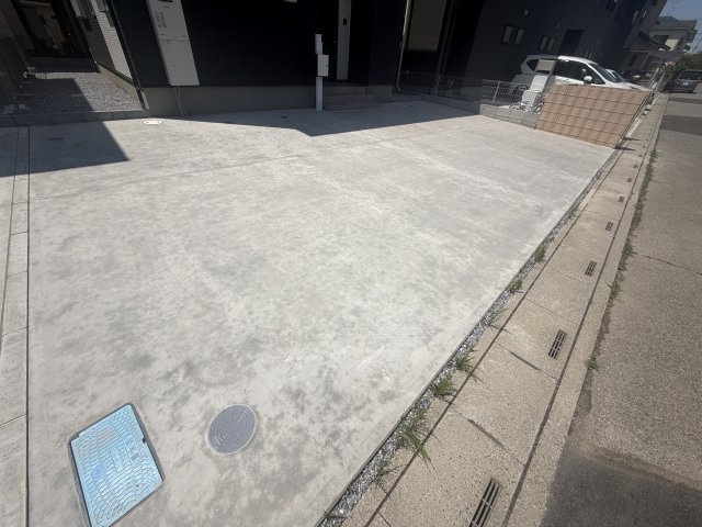 グランソフィア南辻の駐車場|カースペースがあります