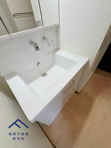 JGMヴェルデ那珂川壱番館の独立洗面台