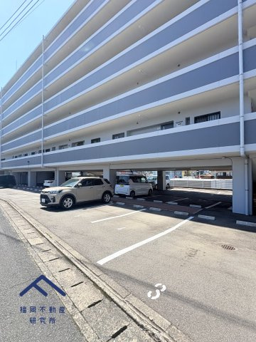 JGMヴェルデ那珂川壱番館の駐車場