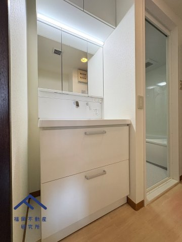 JGMヴェルデ那珂川壱番館の独立洗面台