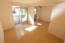 サンリッチ中野島の居間・リビング|※他部屋参考写真外観