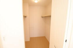 サンリッチ中野島の収納|※他部屋参考写真外観