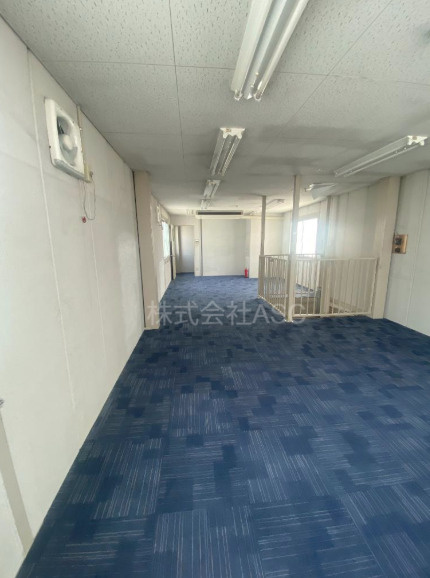 摂津市南別府町貸倉庫の内装