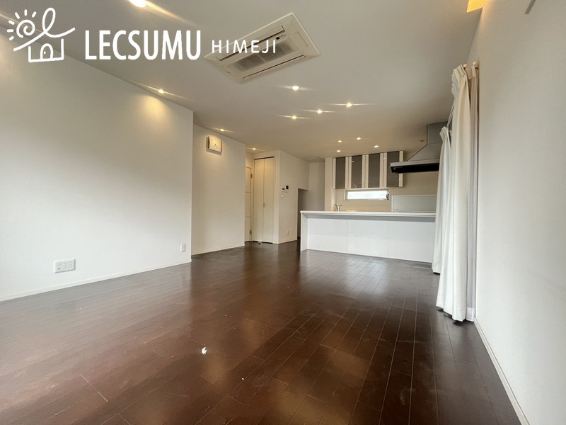 姫路市東今宿6丁目/中古戸建の居間・リビング