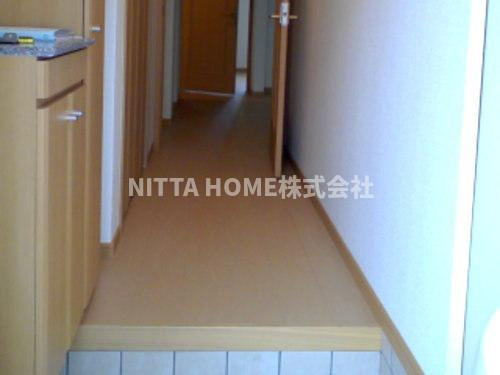 グリーン・エコーⅡの玄関|玄関にはシューズボックスを完備◇